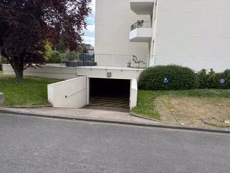 location garage box et parking à angers la fayette eblé (49000) : à louer / 21m² angers la