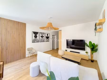 3 pieces meuble 64m² - port