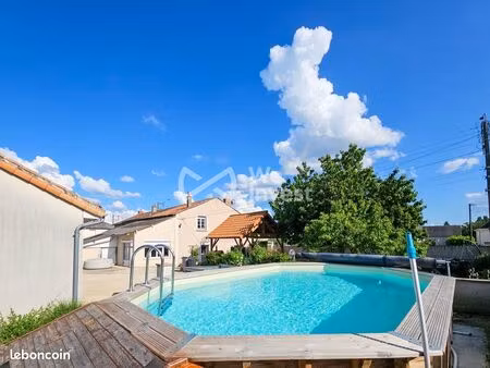 propriété 5 pièces 166 m²