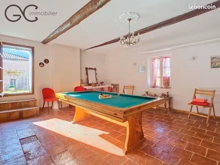 maison 9 pièces 250 m²