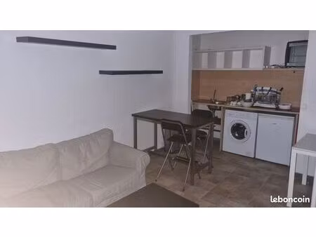 lille proximité euralille et métro caulier à louer t2bis meublé équipé  parfait pour la co