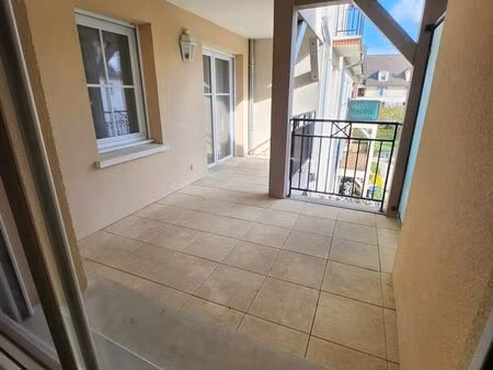 f2 avec loggia et parking wissous