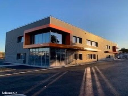 a louer entrepôt/atelier