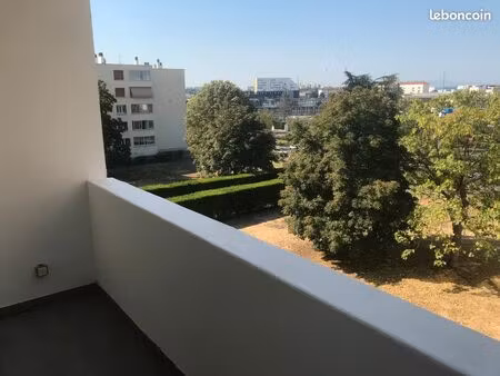 t3 meublé 56m2 à 2min du tram t4 lyon 8 / vénissieux 1060