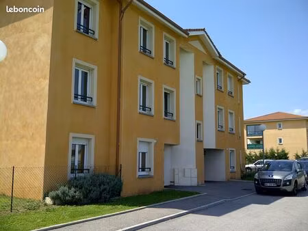 appartement 4 pièces lumineux dans résidence avec piscine