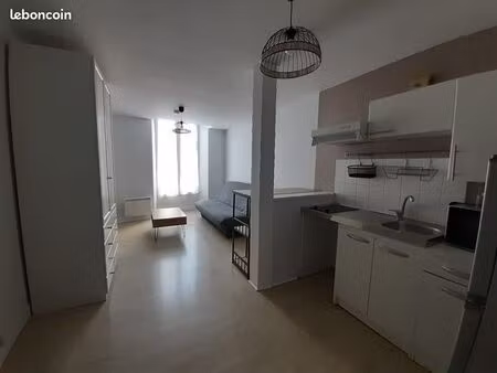 grand studio calme hypercentre