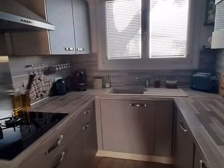 location appartement traversant t3 meublé