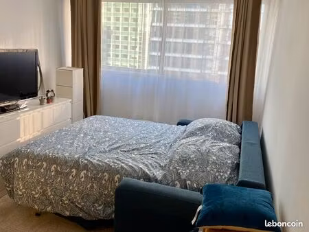 studio lumineux rénové – la défense – idéal jeune actif / étudiant / pied-à-terre charges 