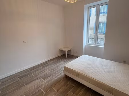 appartement 2 pièces (cuisine et pièce principale)