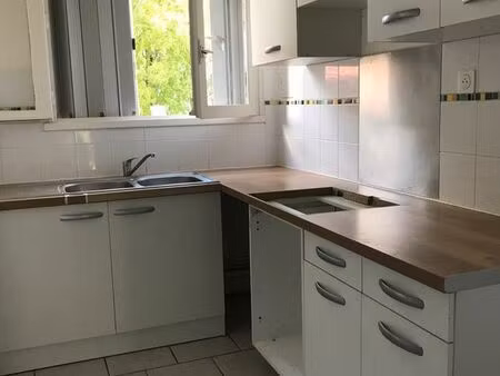 3 pièces à louer à etampes