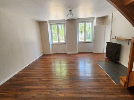 a louer - logement lumineux et fonctionnel