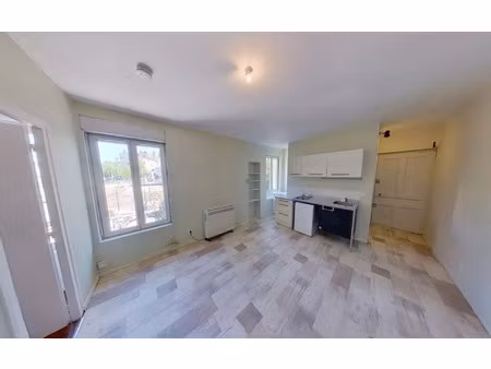 location appartement  m² t-2 à lyon 9  680 €