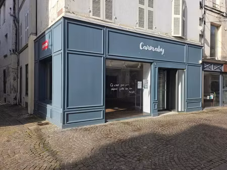 location locaux professionnels 98 m² à cognac (16100)  nan €