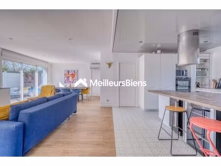 maison de plain- pied de 140 m2 avec piscine