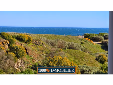 t2 vue mer + parking en option