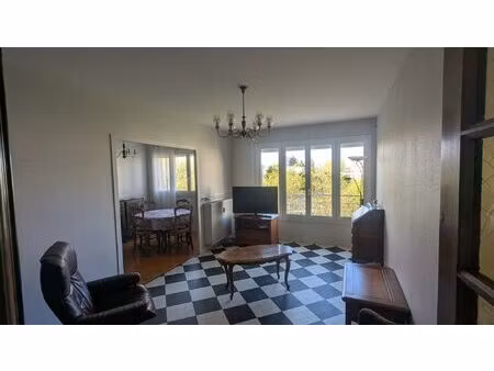 t3 au dernier étage avec acsenseur