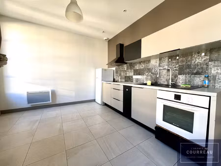 f2 refait de 44.14m2 avec parking