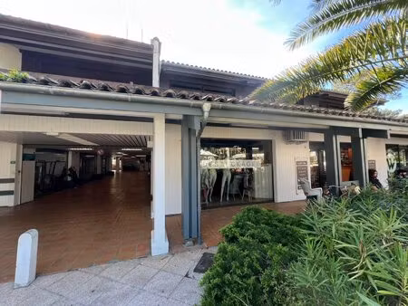 lège-cap-ferret  local commercial d'environ 35m².