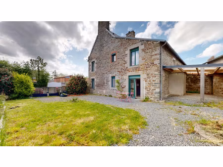 maison en pierres avec dépendance le repas  folligny