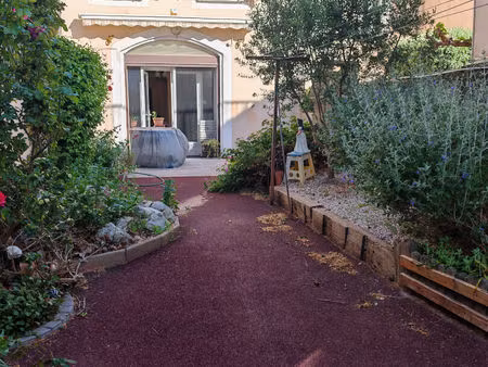 maison t5 centre-ville : 145 m² avec jardin et stationnement