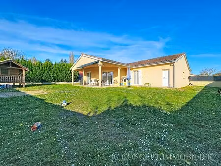 maison plain pied proche commerce sur 830 m²