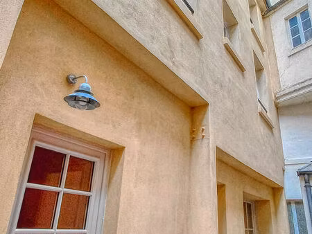 versailles notre-dame maison de ville en plein coeur du quartier de 4 pièces 95.25 m² au s