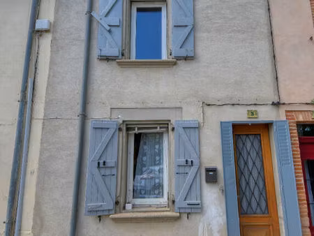 charmante maison de village t2 bis à rénover - fort potentiel - giroussens centre