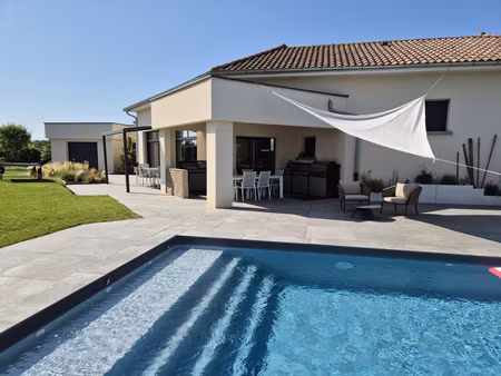 à laiz  immobilier de prestige : villa moderne