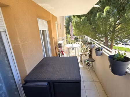 appartement puyricard 2 pièces 32m2 - terrasse - place de stationnement privative