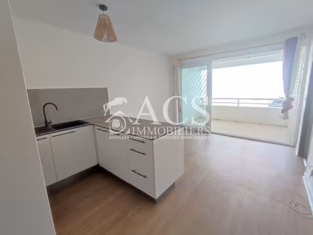 t2 les pieds dans l'eau- anse mitan