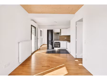 appartement - 3 pieces - 55.69 m² avec terrasse de 63 m² -