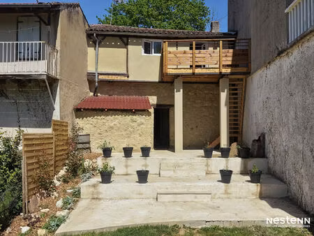 a louer maison de ville type t3 avec terrasse et jardin proche du centre-ville de condom