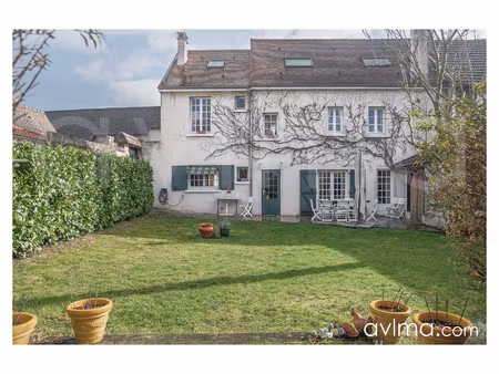 bailly vieux village - maison de famille 5 chambres 185m2