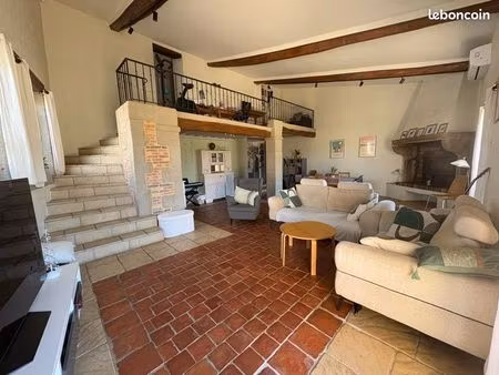 maison de charme rénovée de 200 m² à cheyssieu terrain 1045 m² avec piscine