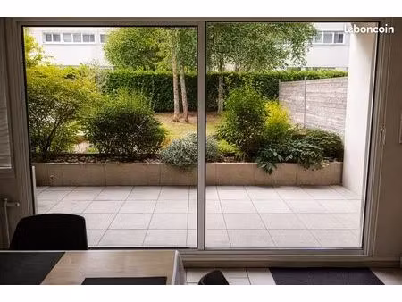 rue poullart des places – 3 pièces 64 m2 agréable  lumineux et verdoyant à 100ml métro gay