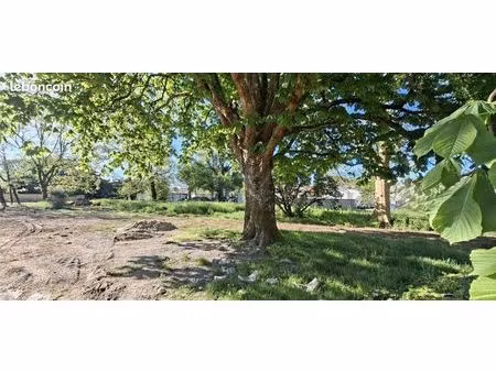 terrain 1 000 m² bressols