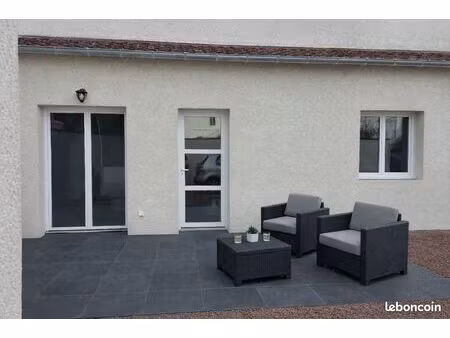 appartement t2 meublé neuf avec terrasse et cour