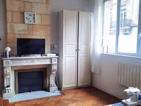 studio meublé 25 m² – cachet / mezzanine – st genès – 745 cc