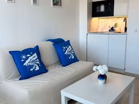 studio lumineux bord de mer château de la mer