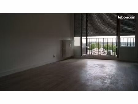 evreux  (proche nettreville) - studio pour location vide