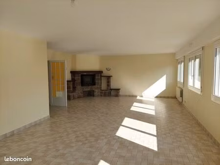 appartement 3 pièces 144 m²