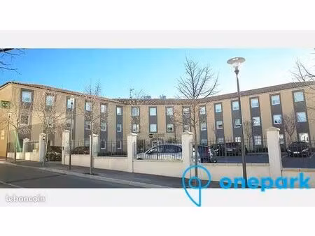 parking/box 12 m² le tholonet