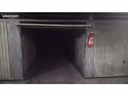 location box plein centre ville de la rochelle box pour voiture