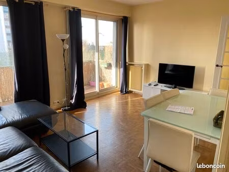 a louer_3 pieces lumineux avec balcon_la defense