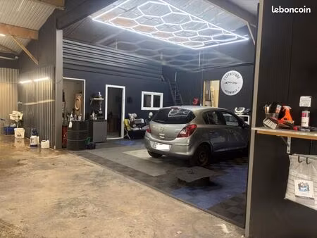 garage/box 260 m² eloyes