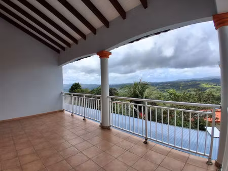 location appartement 4 pièces  79.26m²  la trinité