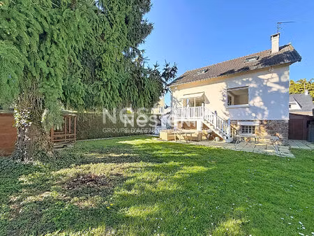 a louer : bois d'arcy  maison meublée avec sous sol total