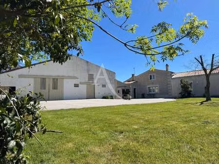 vente maison au gué-de-velluire (85770) : à vendre / 188m² le gué-de-velluire