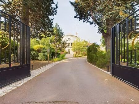 garches- buzenval - domaine le cottage appartement 5 pièces 126m2 avec jardin