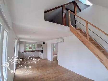 superbe appartement refait a neuf avec cour privative